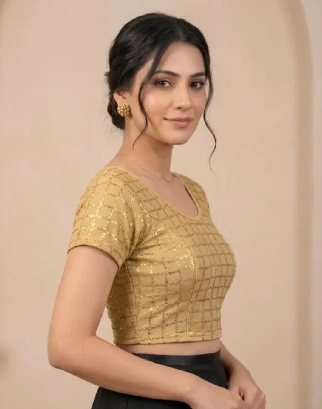 Bollywood désigner sari blouse doré taille 40 Image principale du produit